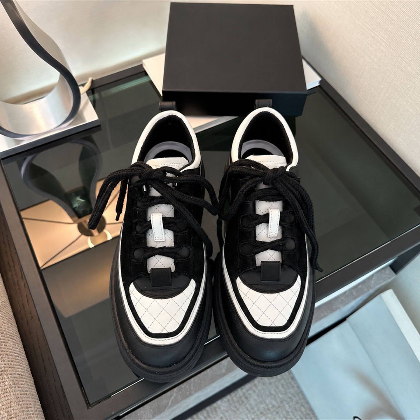 Designer Platform Sneakers 26A New Arrival Black White Patchwork Leather Quilted Low Top Lace Up Casual Shoes Fashion Footwear For Women Commute Str