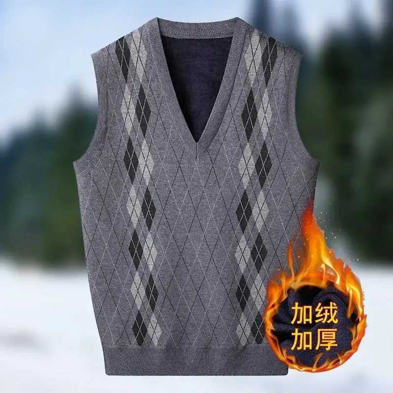 Men's Sweaters Men's Winter Knit fl1 Sweater ve1 Retro sl1less V Neck Pullovers Sweater Knitwear Plaid Man Clothes Warm Bottoming ve1 D261