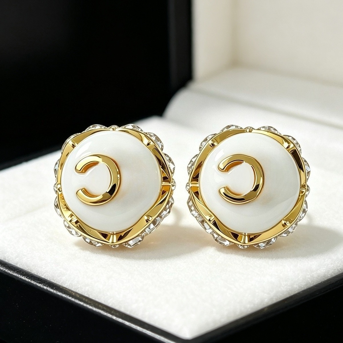 Plated gold Luxury Brand Designers Letters Stud Women Round Crystal Rhinestone Earring Jewerlry Circular Diamond Wedding Party Gift