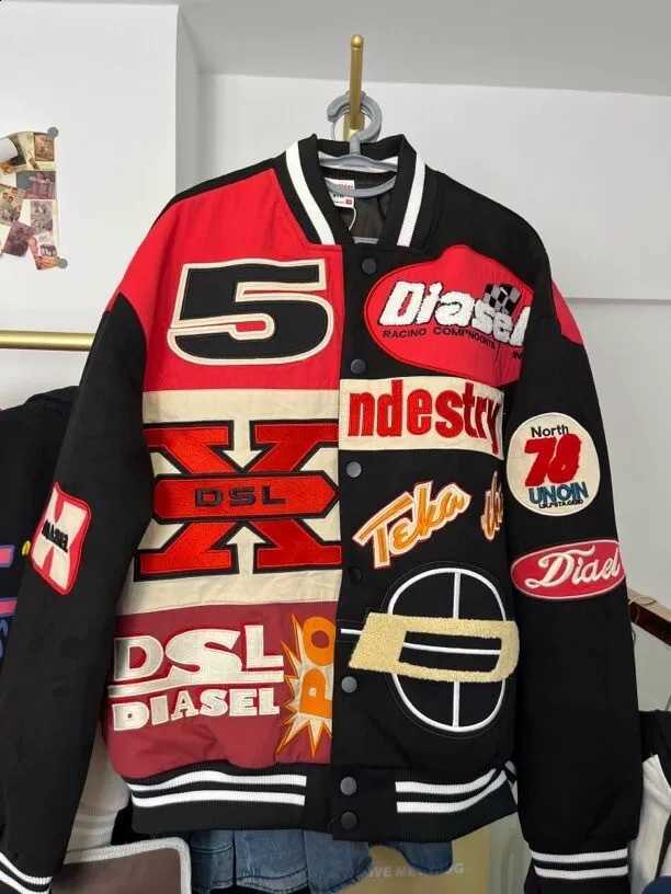 Park Jae-beom's baseball jacket, the same style as Jackson Wang, a new loose, heavily embroidered couple's hip-hop jacket from Europe and