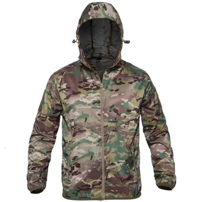 Outdoor Jackets Hoodies Camping Jacket Men Outdoor Sun Protection Hiking Fishing Hunting Quick Dry Skin Windbreaker Tactical Hooded Camouflage Cloth