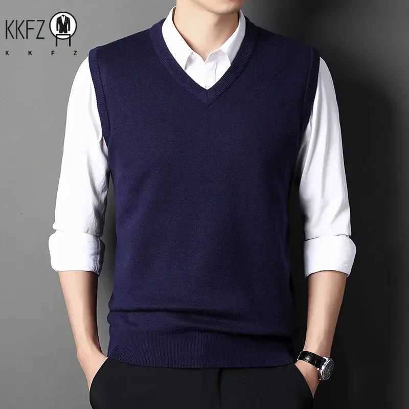 Men's Sweaters 2026 Autumn Winter New Men's Solid Color V-neck Knitted ve1 Casual Fashion Warm Sweater Versatile Top D261009