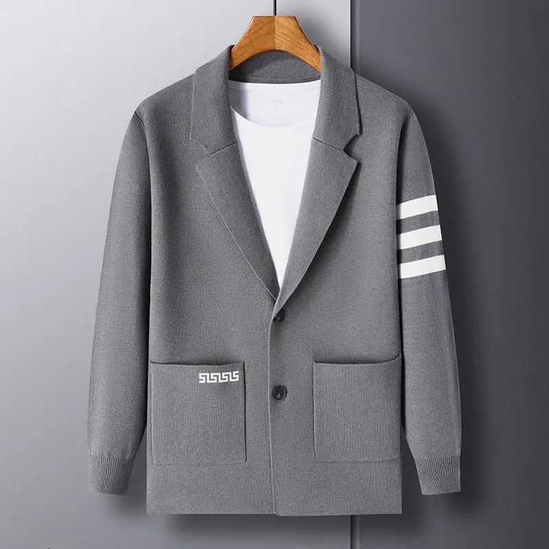 Men's Sweaters Brand embroidered sweater cardigan men's Spring and Autumn 2023 new classic striped trend casual Korean knitted coat D26100
