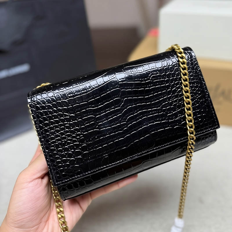 Classic Crocodile Pattern Designer Womens Shoulder Bag Genuine Leather Gold Hardware Metal Letters Matelasse Chain Luxury Handbag Envelope Card Hold