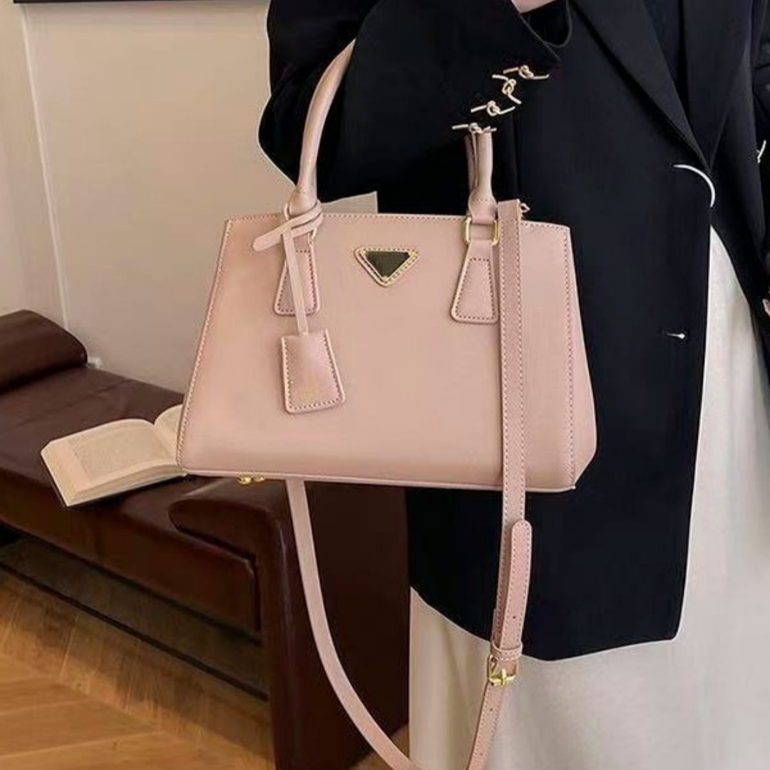 Luxury Designers Tote Bag Women Classic Triangle Saffiano Leather Handbags Vintage Top Handle Crossbody Bags Shoulder Purses Fashion Office Galleria