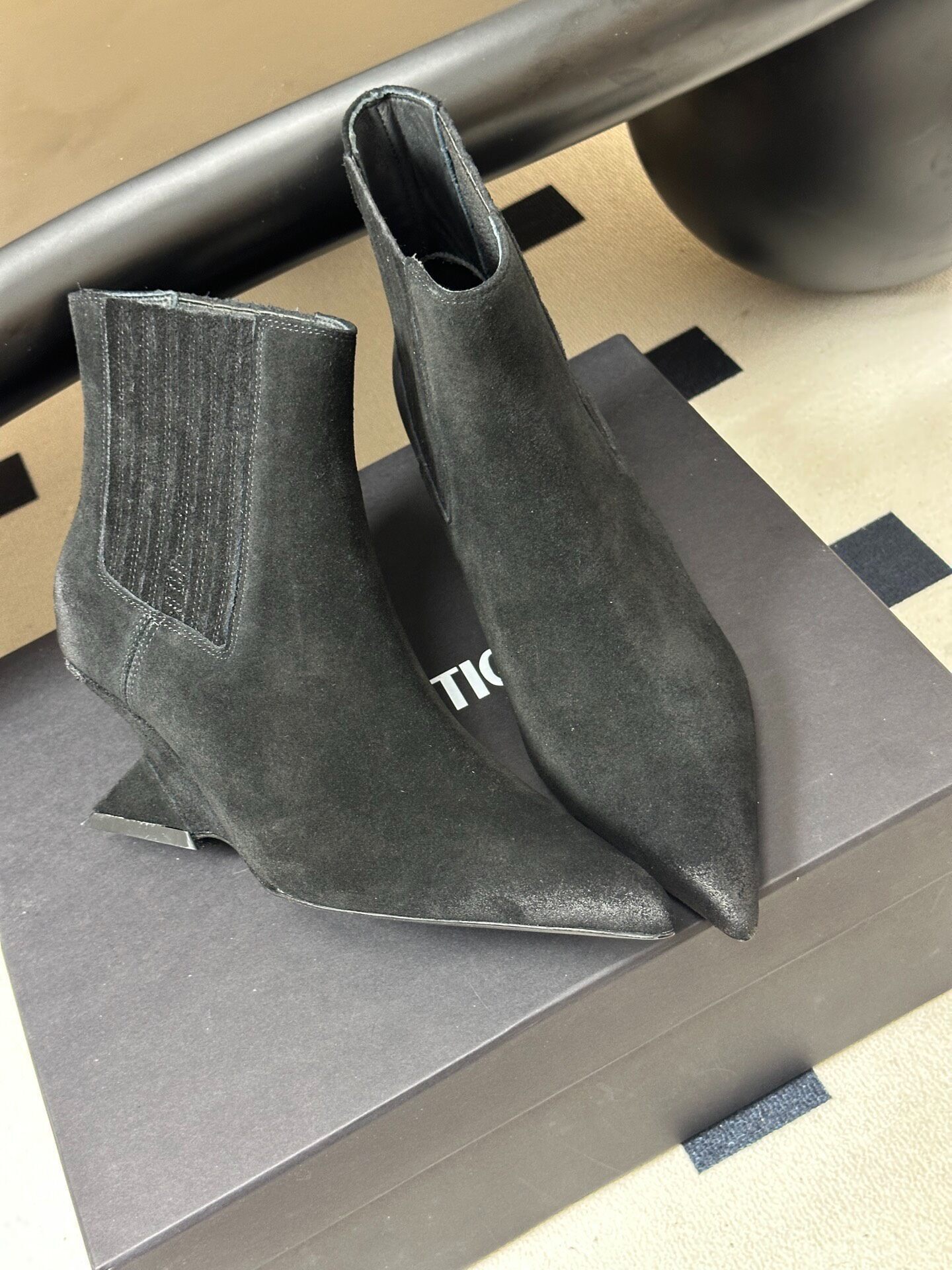 wedge boot designer woman point toe matte leather ankle chelsea luxury comfortable yellow green black work office vintage fashion retro casual grey