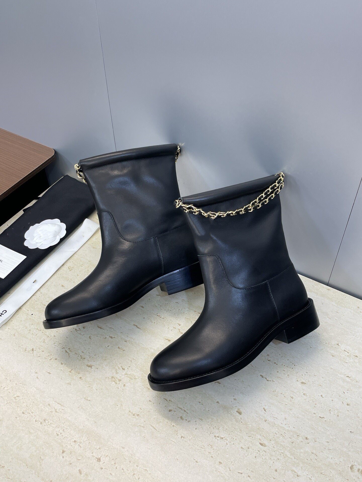 boot woman designer low heel chain leather matte round toe luxury comfortable black brown beige khaki work office vintage retro casual modern fashio