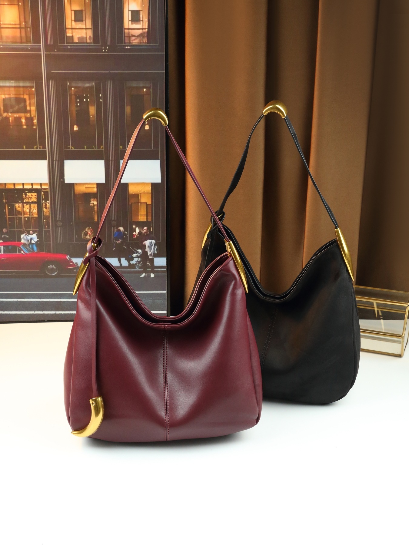 designer New autumn model in the Maillard style solid color elegant large capacity shoulder bucket bag for middle aged women