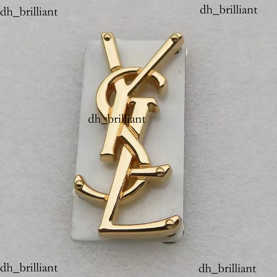 Broche designer broche de luxe lettre plaqué or design bijoux tempérament style polyvalent broche dîner porter 5 couleurs très agréable D260801 c
