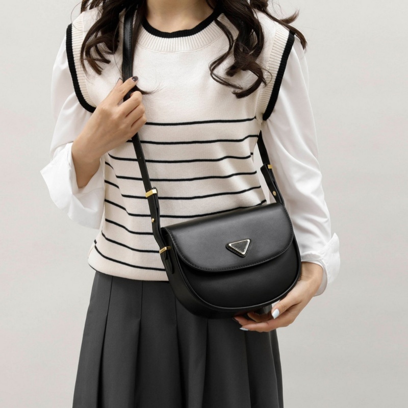Luxury Designers Saddle Bag Women Classic Triangle Half Moon Crossbody Bags Vintage Leather Shoulder Purses Fashion Flap Messenger Handbags