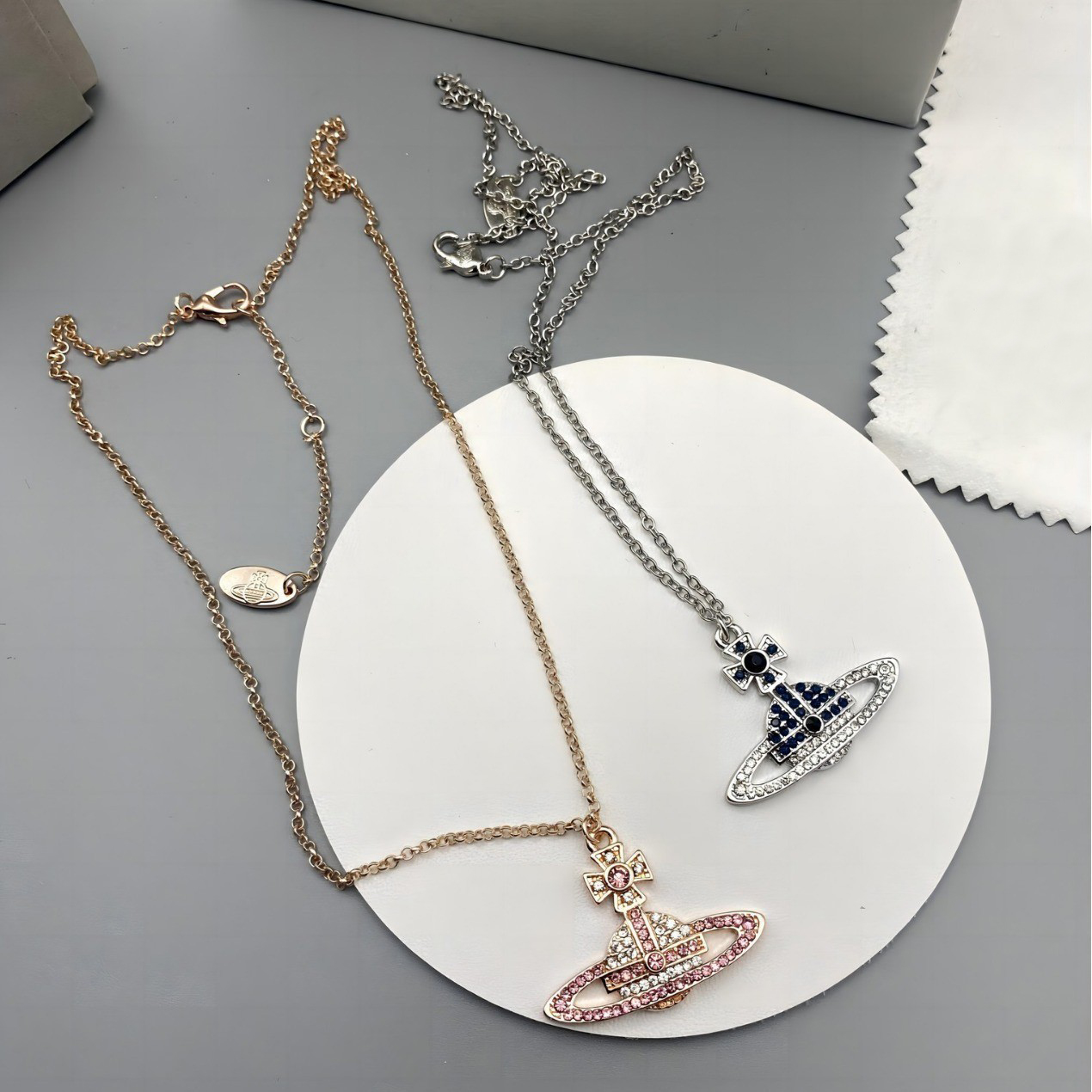 New Designer Gold And Silver Plated Zircon Planetary Pendant Necklace A Luxurious High End Gift Suitable For Womens Commuting Daily Wear With Jewelr