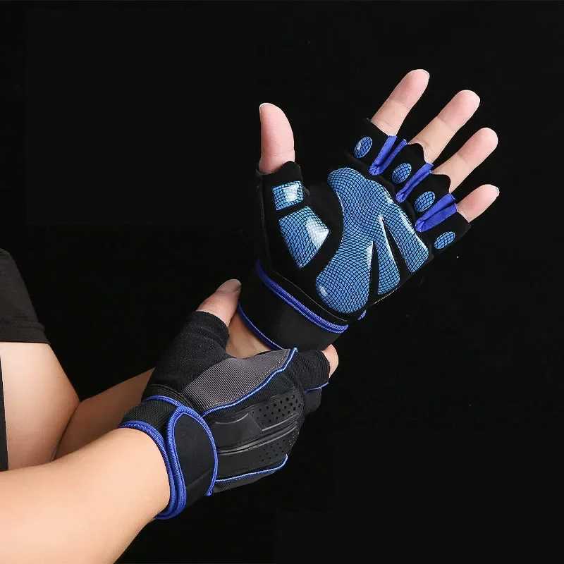 Sports Gloves 1 Pair Fitness Anti-Slip Half-Finger Gloves Suitable For Cycling Riding Motorcycle Men and Women Skiing Black Gloves Q261008