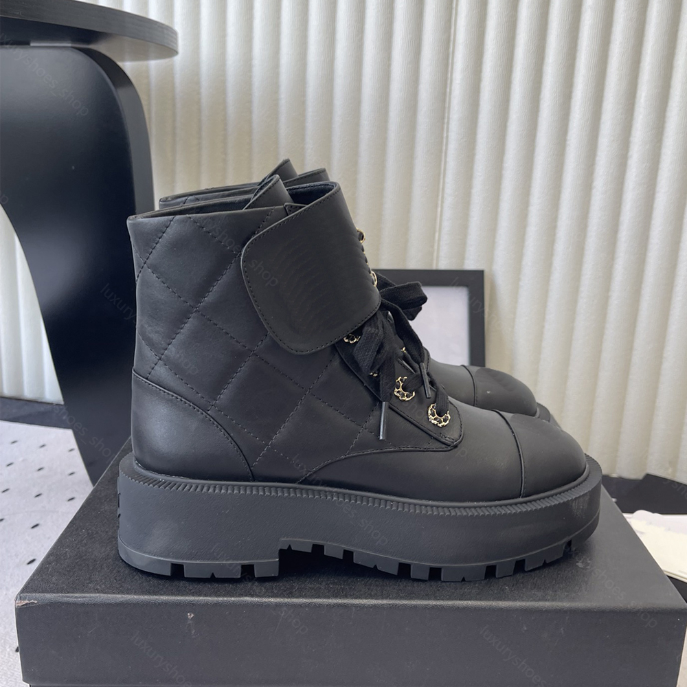 Quilted Leather Combat Boots Women Cap Toe Lace Up Ankle Boot Thick Sole Platform Short Boot Designer Luxury Daily Streetwear Footwear Size 35-41 Br