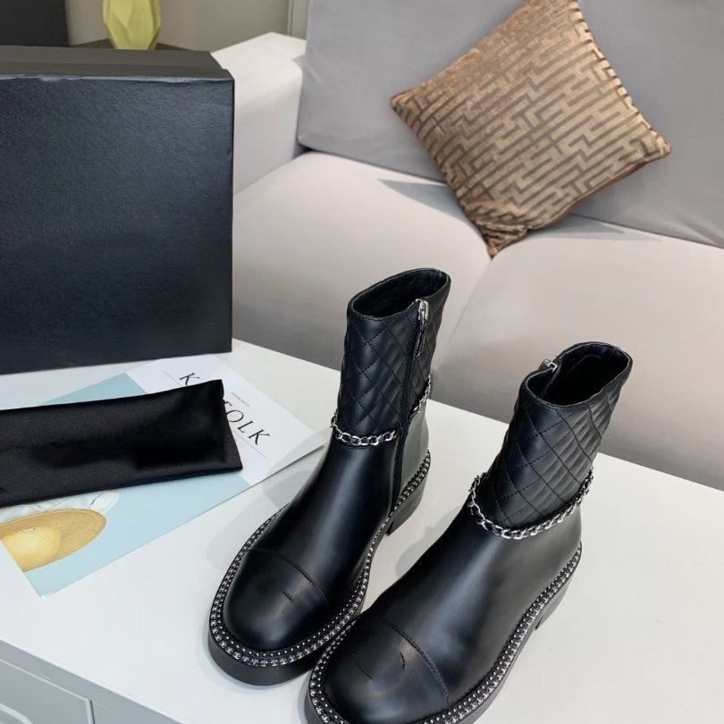 2026 Designer -Women's boots CC low heel thick-soled boots rainproof boots and luxury women's short boots autumn-winter women's lo
