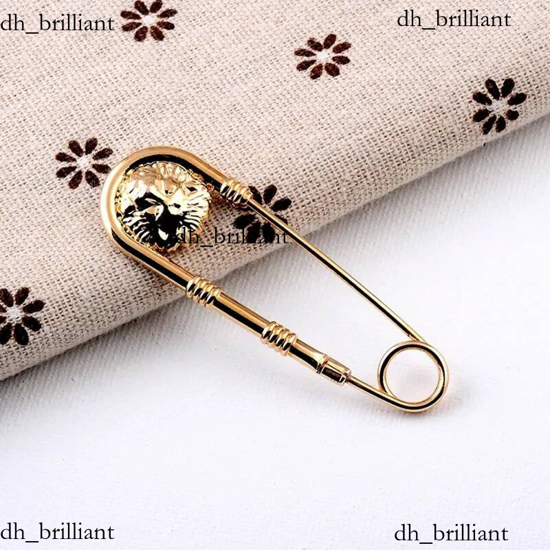 New Arrival Metal Animal Lion Head Brooch Suit Lapel Pin Gold for Women Men Wholesale Price Hot