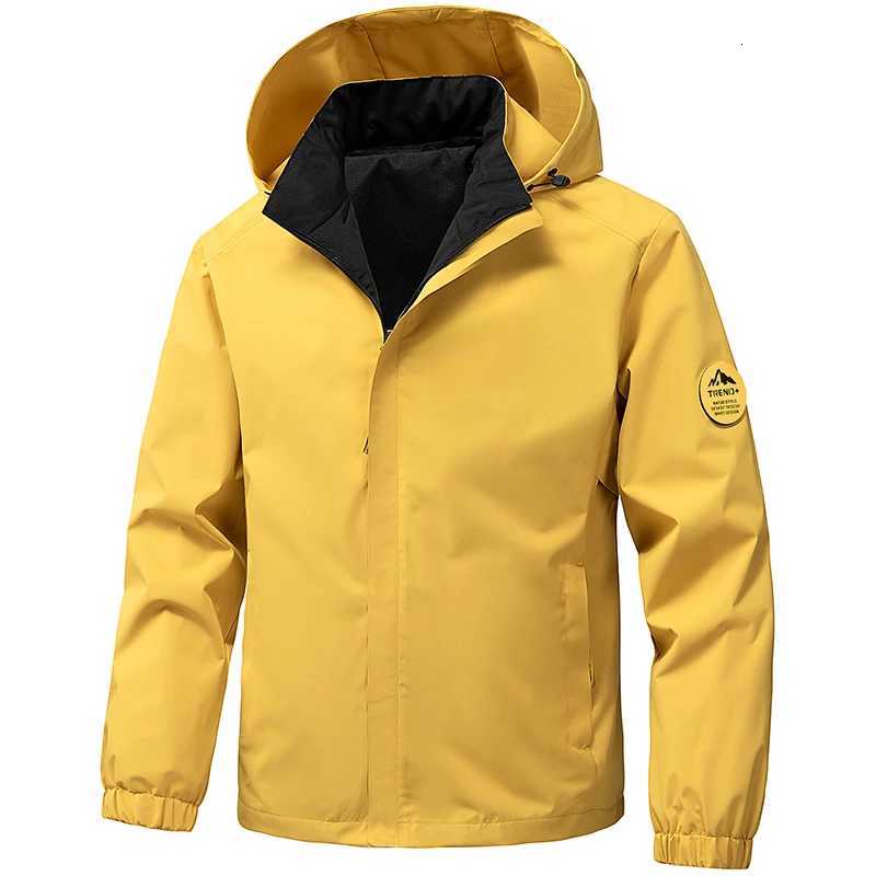 Waterproof Hooded Trekking Jacket Men Outdoor Softshell Jackets Windbreaker Hiking Camping Coats Lightweight Spring Autumn Coats Q261008
