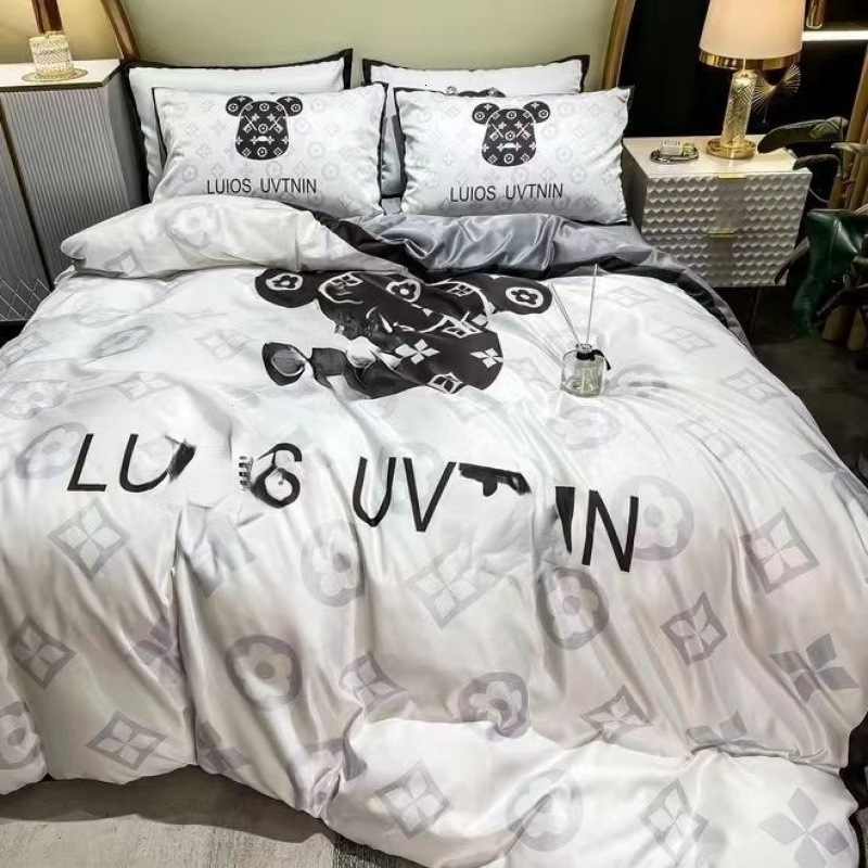 New Designer Fashion Bedding Set, 4Pcs , Comfortable Bedroom Quilt Bedding Set Free Shipping