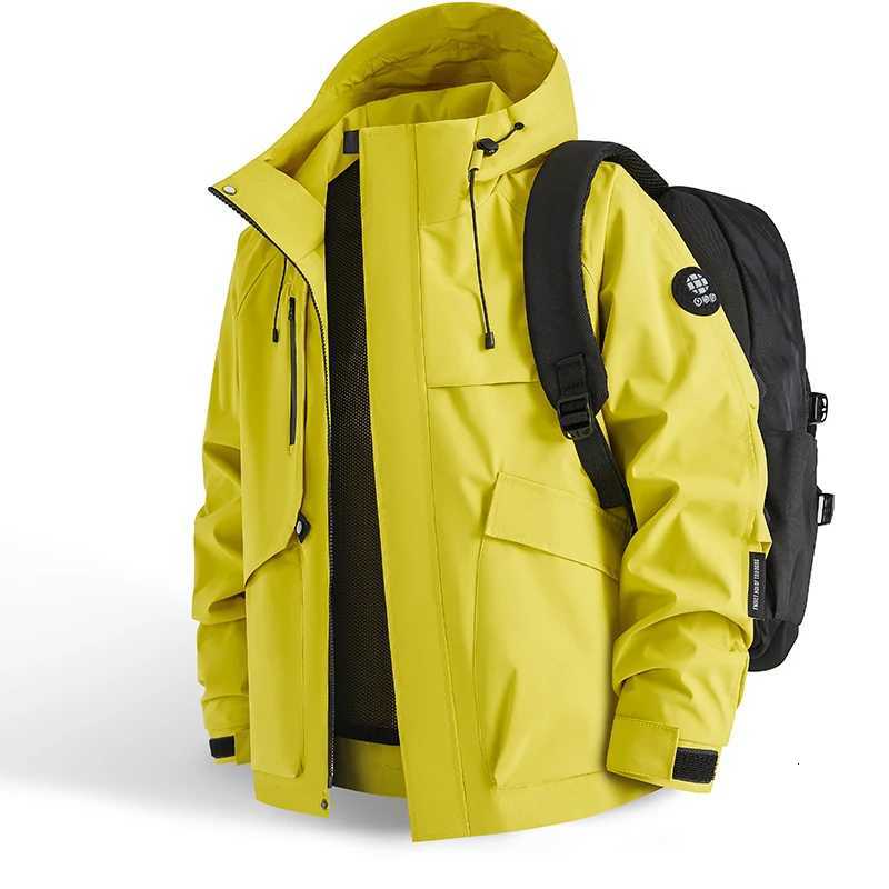 Waterproof Jacket Men Outdoor Hiking Camping Windbreaker Hooded Softshell Zip Up Coats Lightweight Unisex Spring Autumn Coats Q2610081