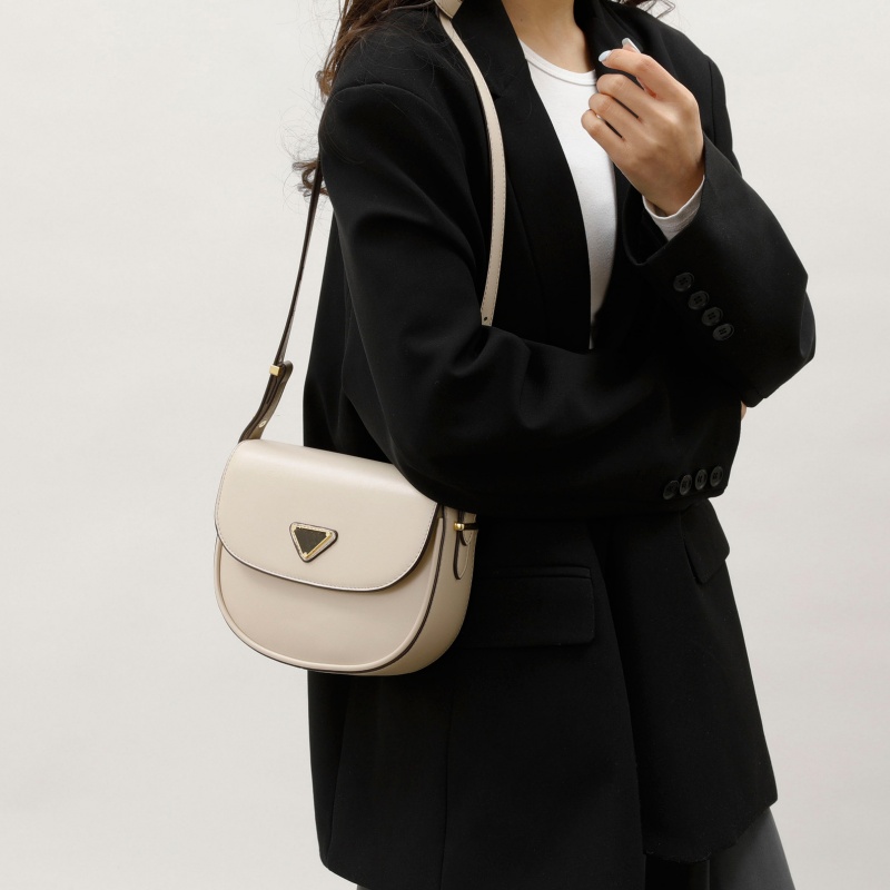 Luxury Designers Saddle Bag Women Classic Triangle Half Moon Crossbody Bags Vintage Leather Shoulder Purses Fashion Flap Messenger Handbags