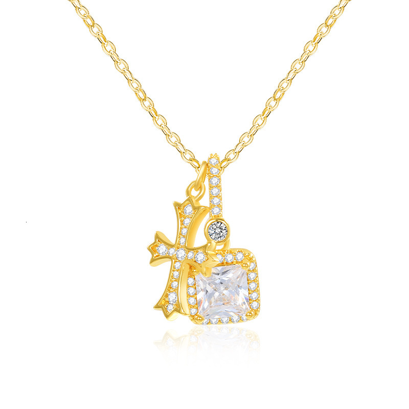 Korean and Japanese style cross pendant copper alloy necklace for women, light luxury fashion, versatile, high-end niche design with an ins minimali