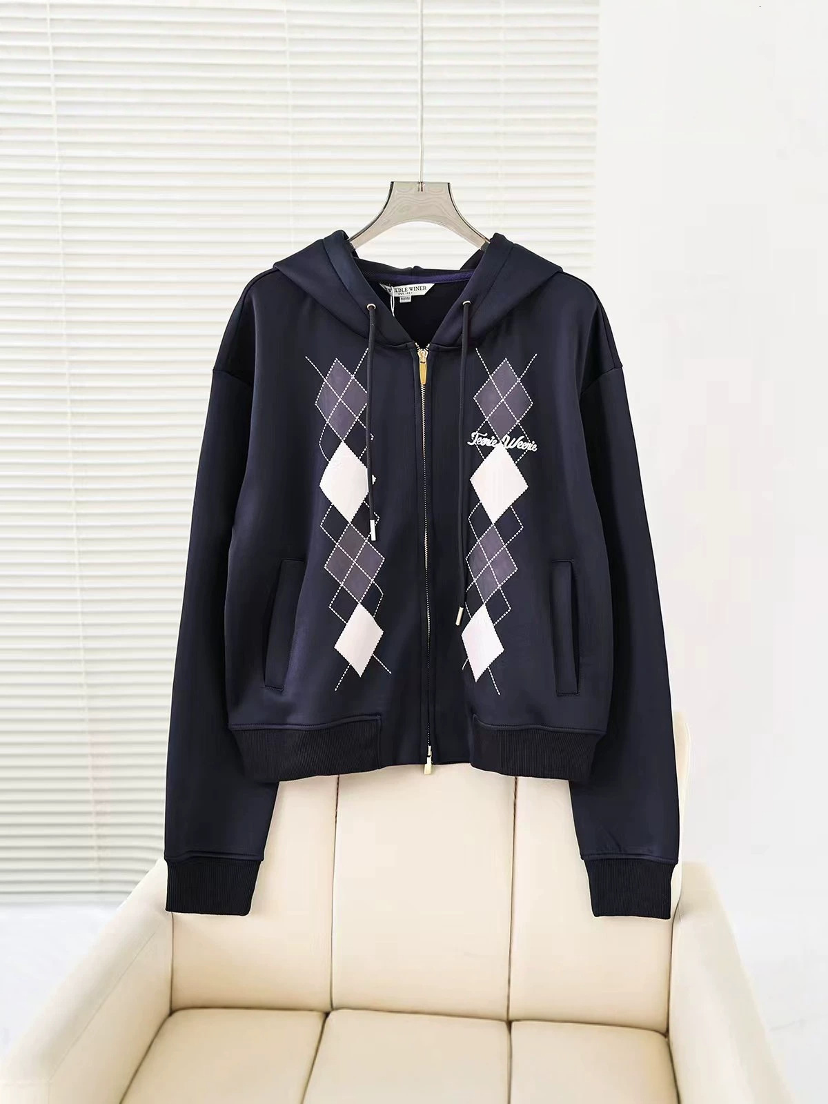 2026 Designer Fashion Autumn/Winter New Retro College Style Diamond Pattern Casual Loose Fit Hooded Zipper Jacket