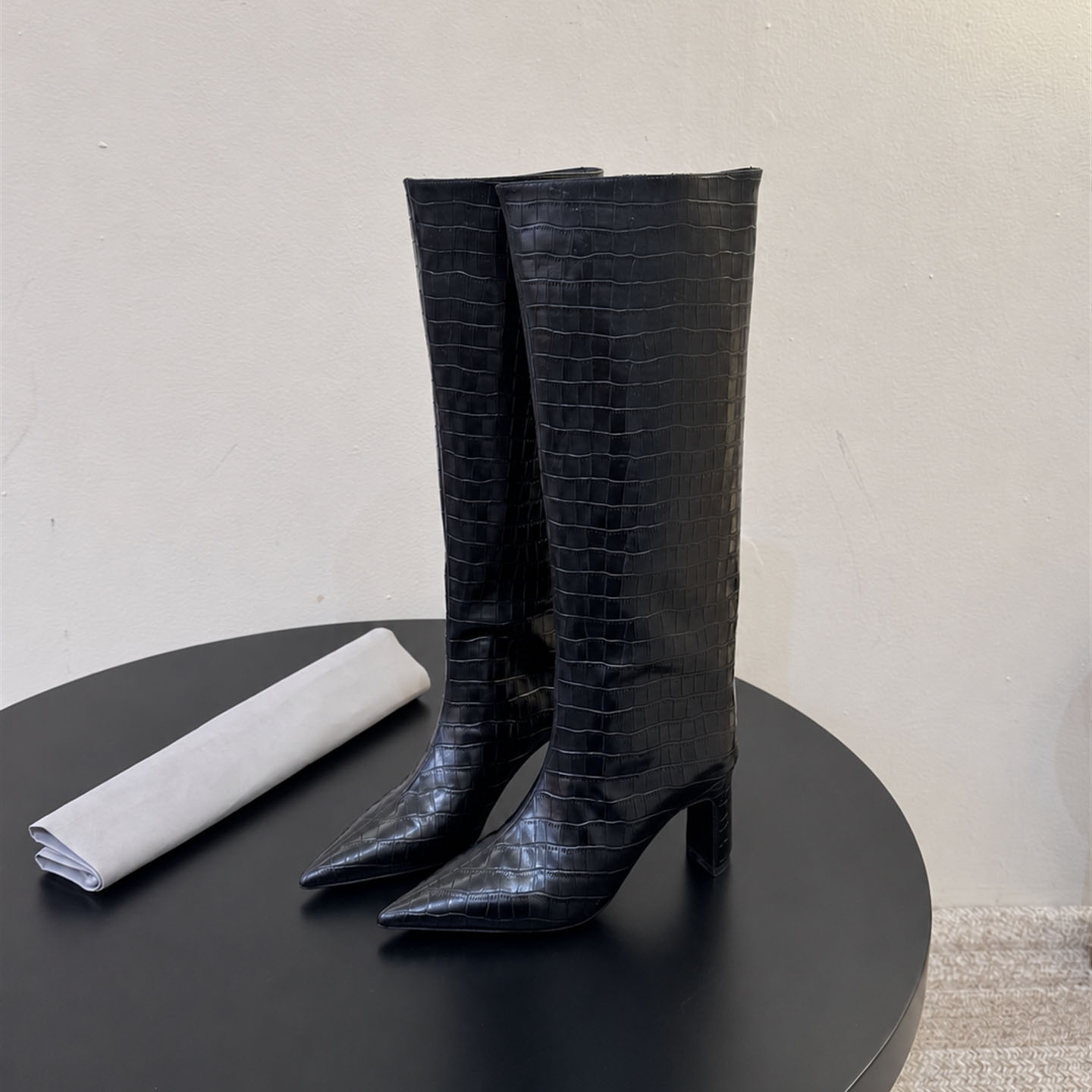 Botas altas hasta la rodilla con punta en punta para mujer de diseñador, botas altas de cuero con tacón de bloque, decoración con hebilla de metal,