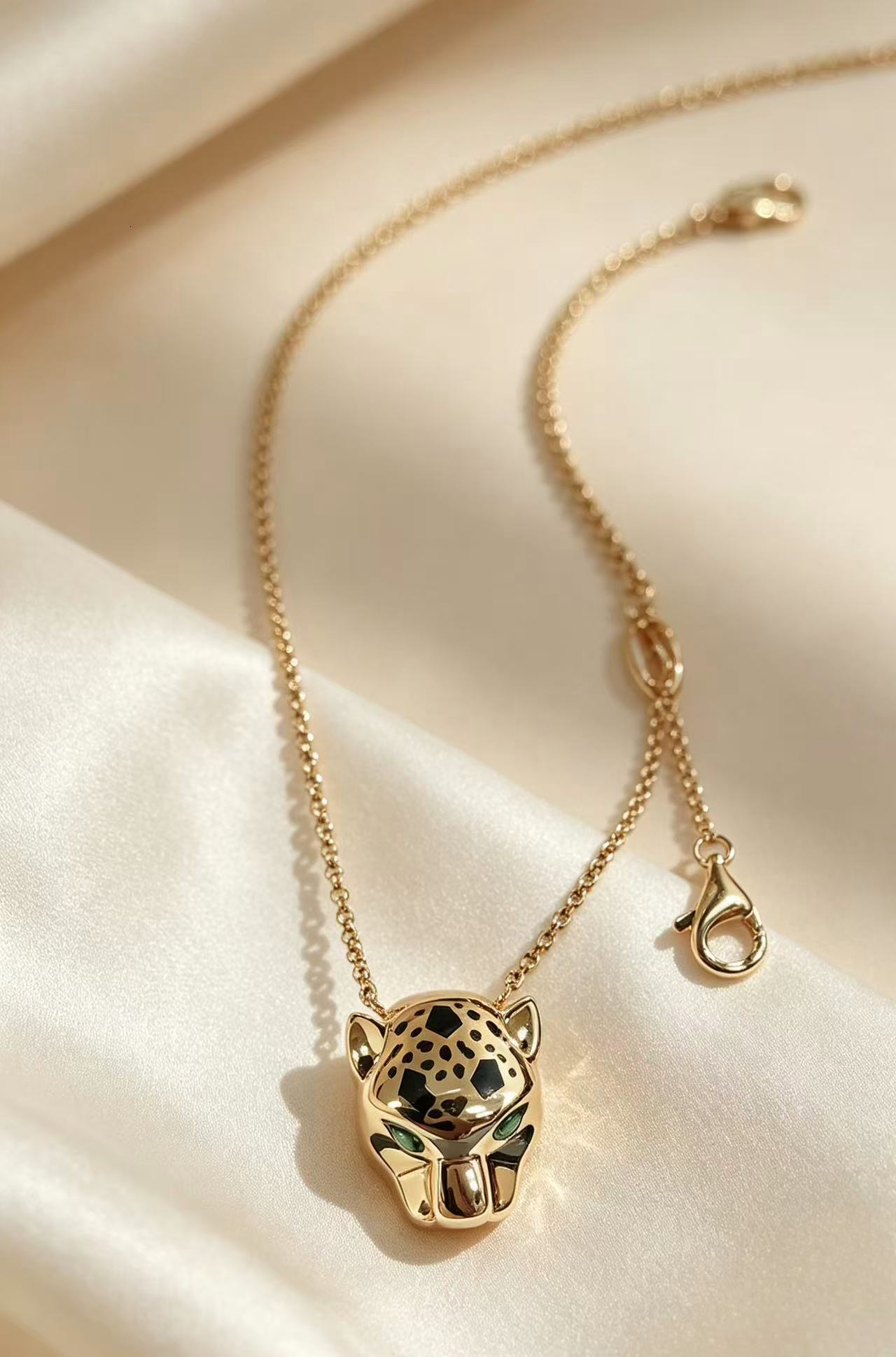 Luxury Full Diamond Leopard Head Pendant Necklace Classic Couple Love High Quality 18k Gold Emerald Necklace Jewelry Designer For Women Men Birthday
