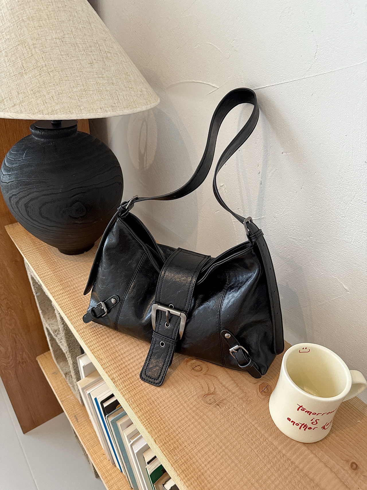 2026 New New Women's Pleated Design, Simple Soft Leather, Autumn Underarm Small Sweet, Cool And Edgy, Suitable For Motorcycle Style, Shoulder B