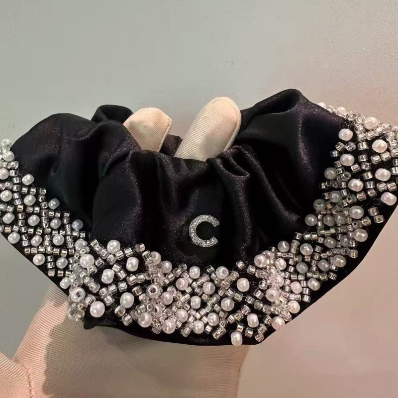 Chouchou en perles et strass pour femmes, styliste de luxe, Vintage, lettre classique, velours, Satin, accessoire de cheveux élégant pour fête qu