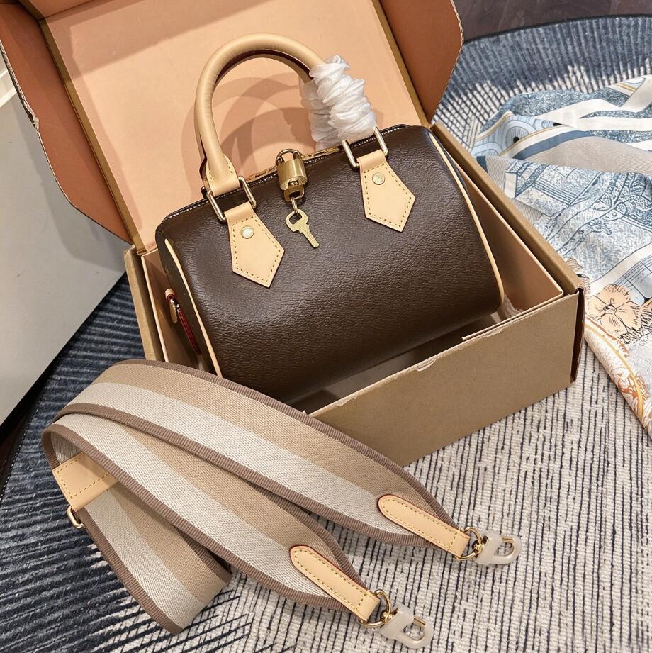 Embroidered canvas shoulder strap 20cm Bandouliere Women Luxury Designer shoulder bag Fashion Classic Handbag Crossbody Purses Lady Totes