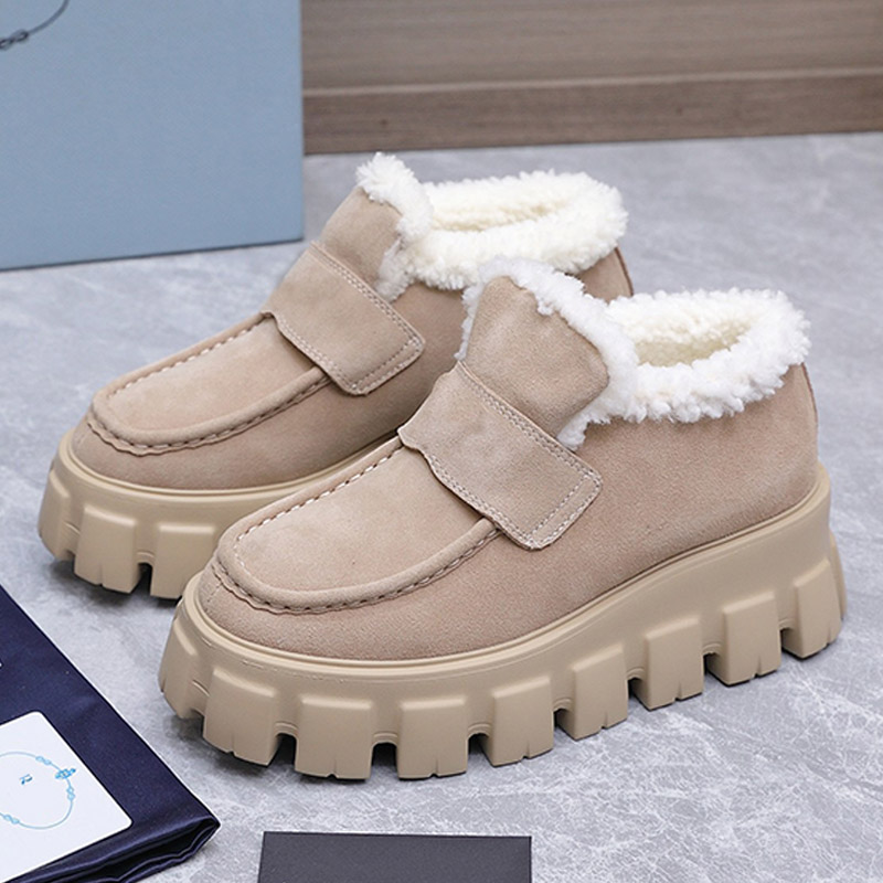 New Arrivals Winter Suede Loafers Desert Beige Color Velvet Plush Upper Leather Band Warm Shoes Ladies Casual Thick Soled Shoes