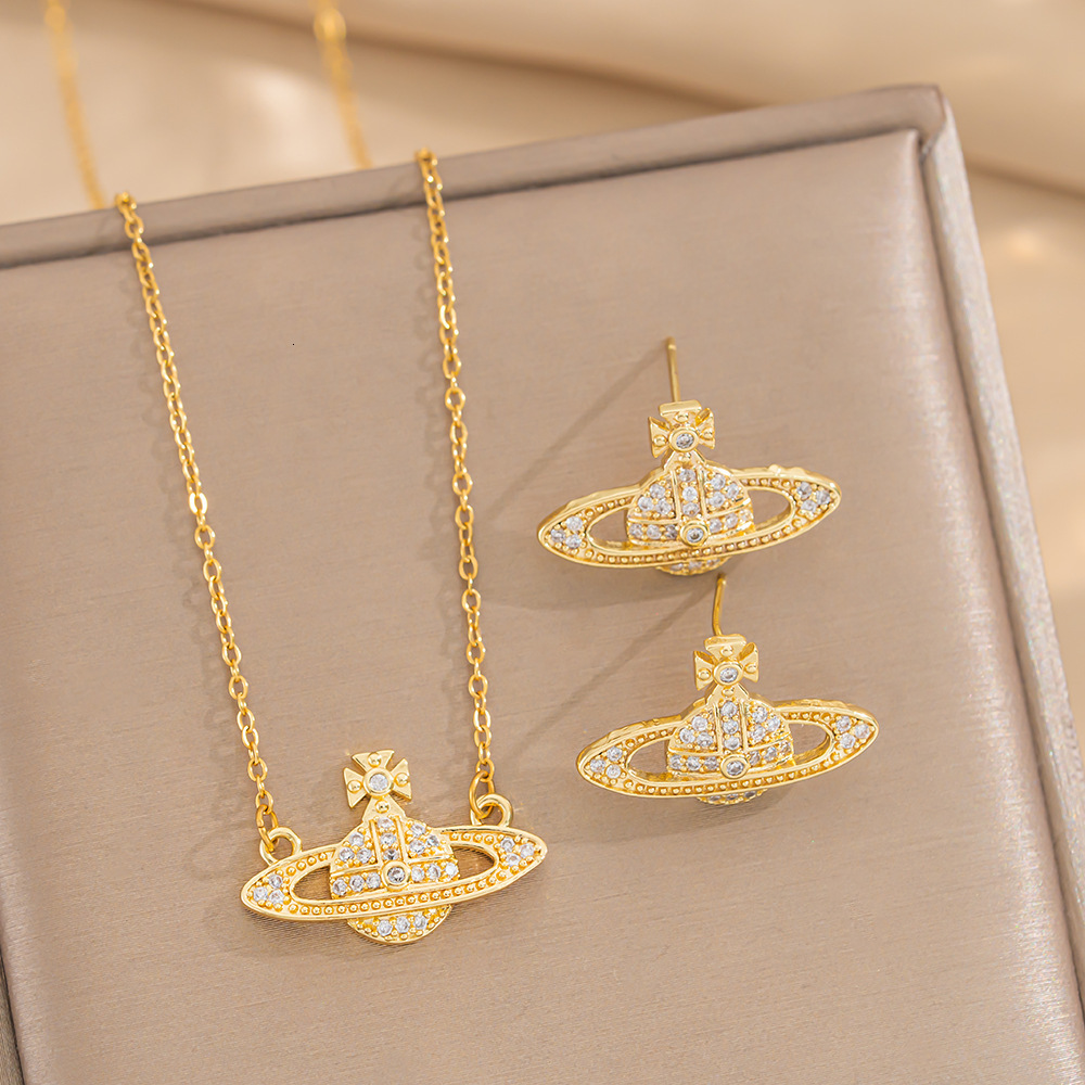 Collier en acier titane pour femmes, Style européen et américain, planète dorée, bijoux en chaîne de clavicule à la mode