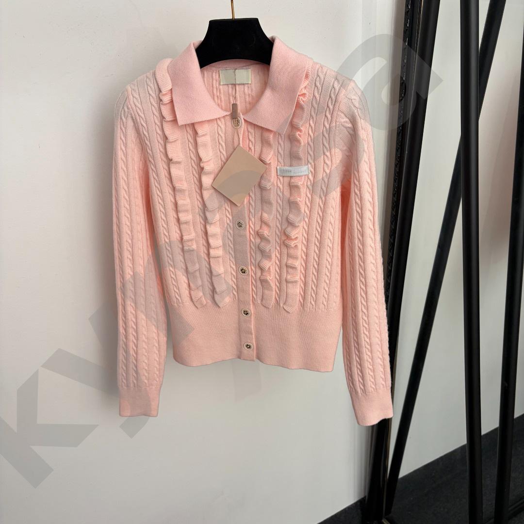 Cardigan en tricot à revers pour femmes, boutons camélia, garniture à volants, étiquette lettre, manches longues, tricot torsadé, manteau pull ou