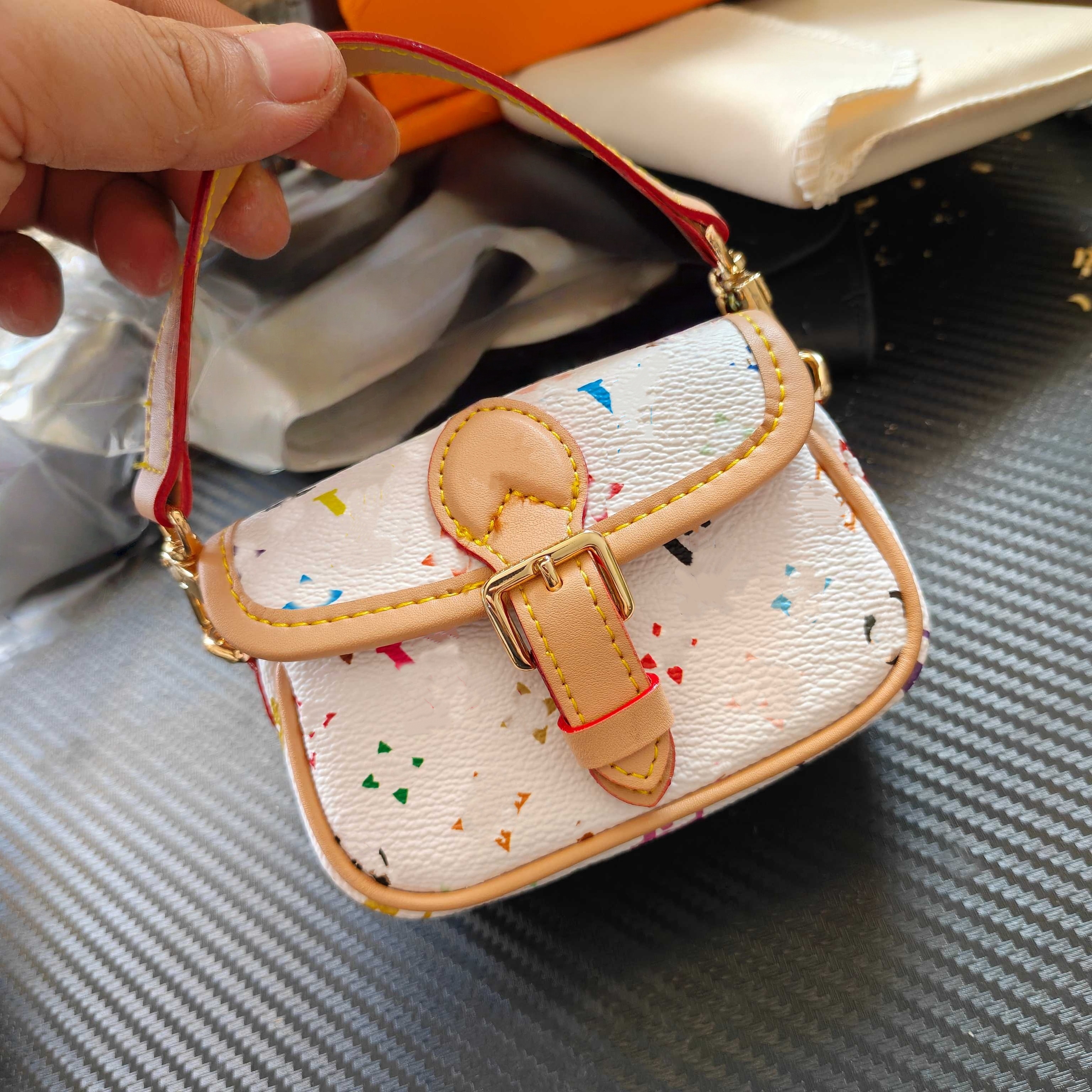 Mini Nano Style Diane Poignée Sac Charme Porte-clés En Relief PU Cuir Micro Cartable Bourse Femmes Écouteur Clé Coin Pochette Sac À Main Pendenti