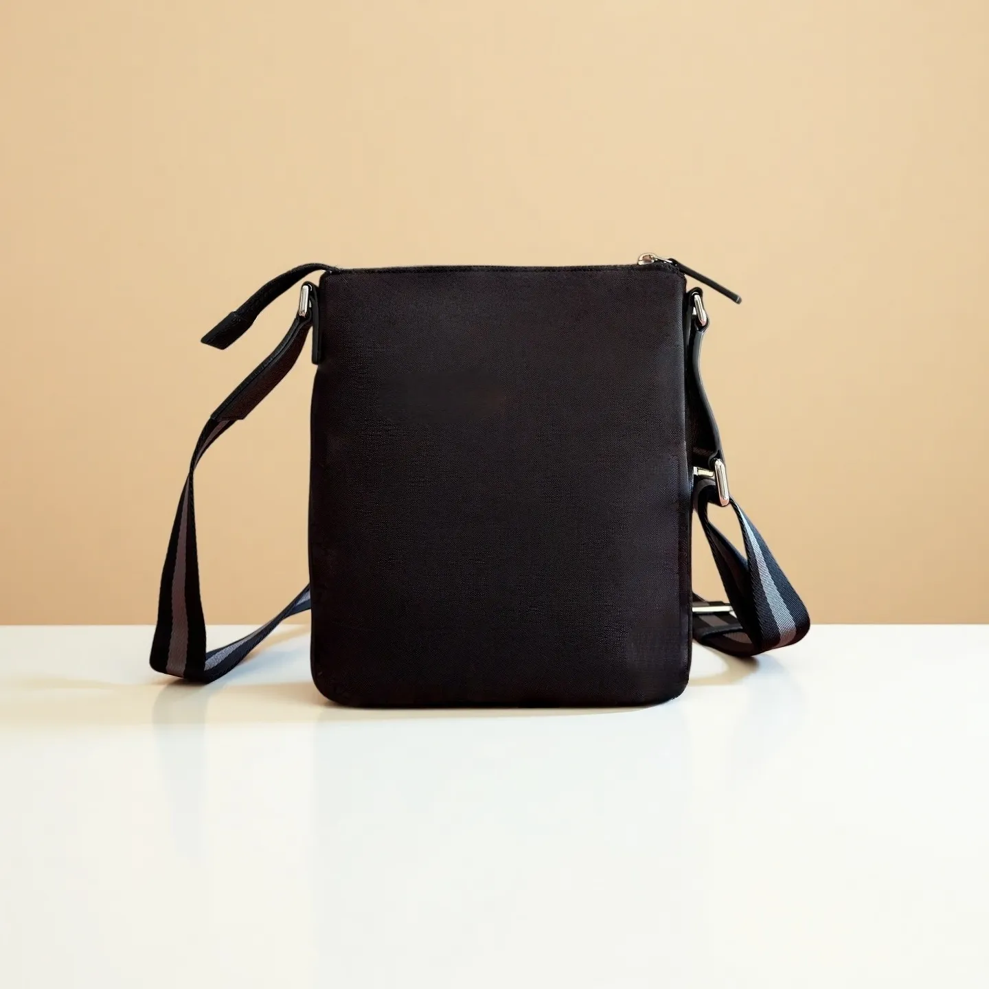 Designer Bag Luxury Bags Shoulder purse Women Purses Messenger Handbag High Quality Mini Classic Chain Flap Cross body men handbags size 22x25cm