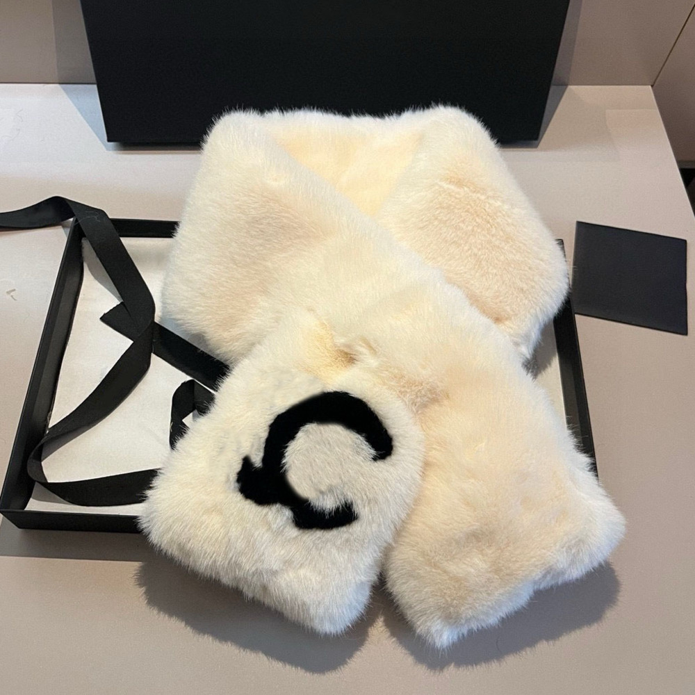Scarves Designer Scarf Women Winter Warm Rabbit Fur Material Soft Comfortable Scarf Black and White Letter Classic Fashion Outdoor Trend Christmas G