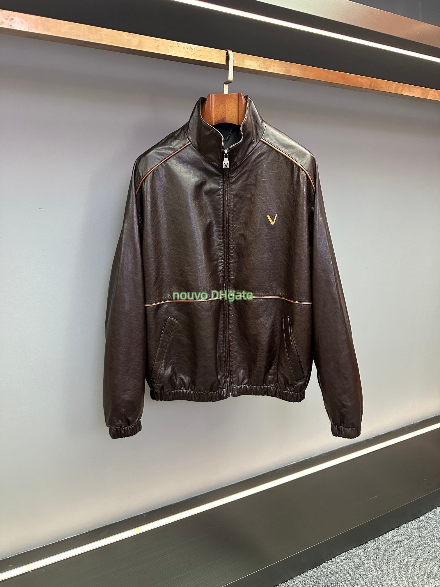 2026 Mens Top Designer Luxury Men Black Leather Pilot Jacket Stand Collar Zipper Coat Brown Piping Relaxed Fit Vintage Leather Outerwear