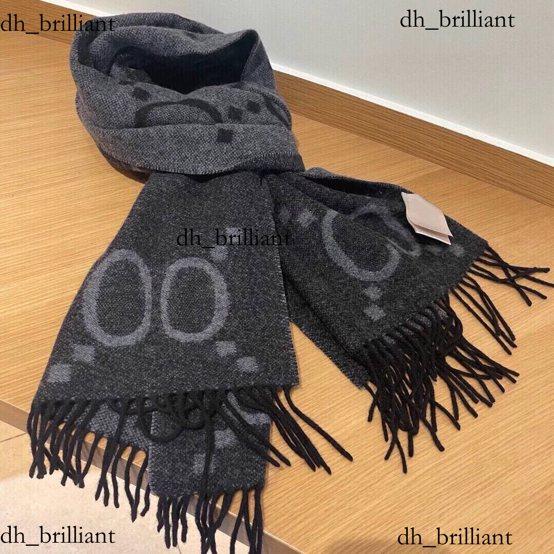 designer scarf Large letters scarfs jacquard weave cashmere autumn and winter women warm men comfortable touch senior fashion versatile