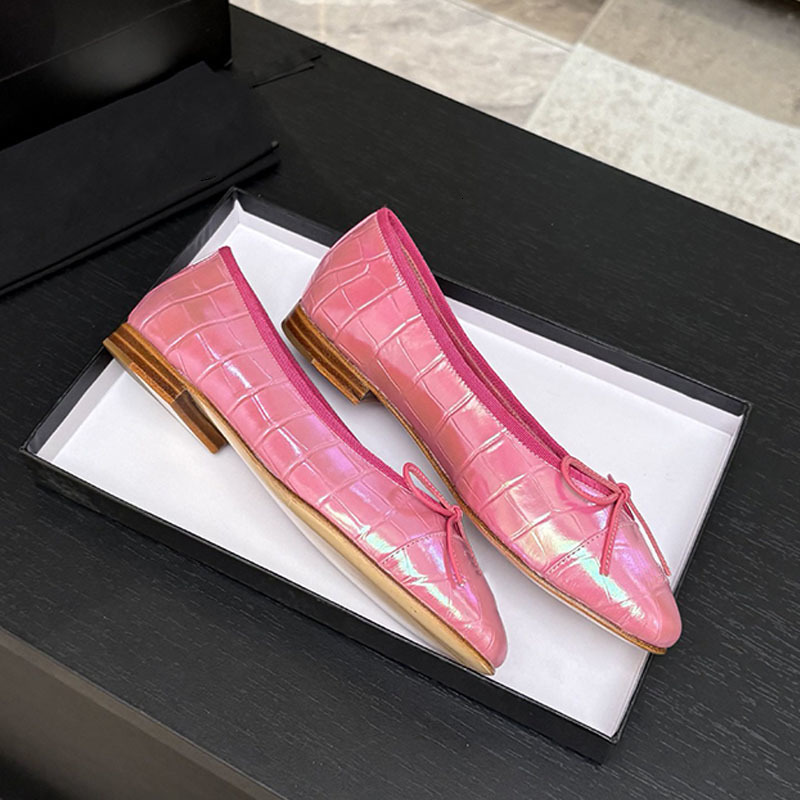 Date Designer Chaussures 26K Femmes Ballerines Rose Matelassé Croc En Relief Ballerine Chaussure Robe De Mariée Chaussures Bow Sandales Mocassins