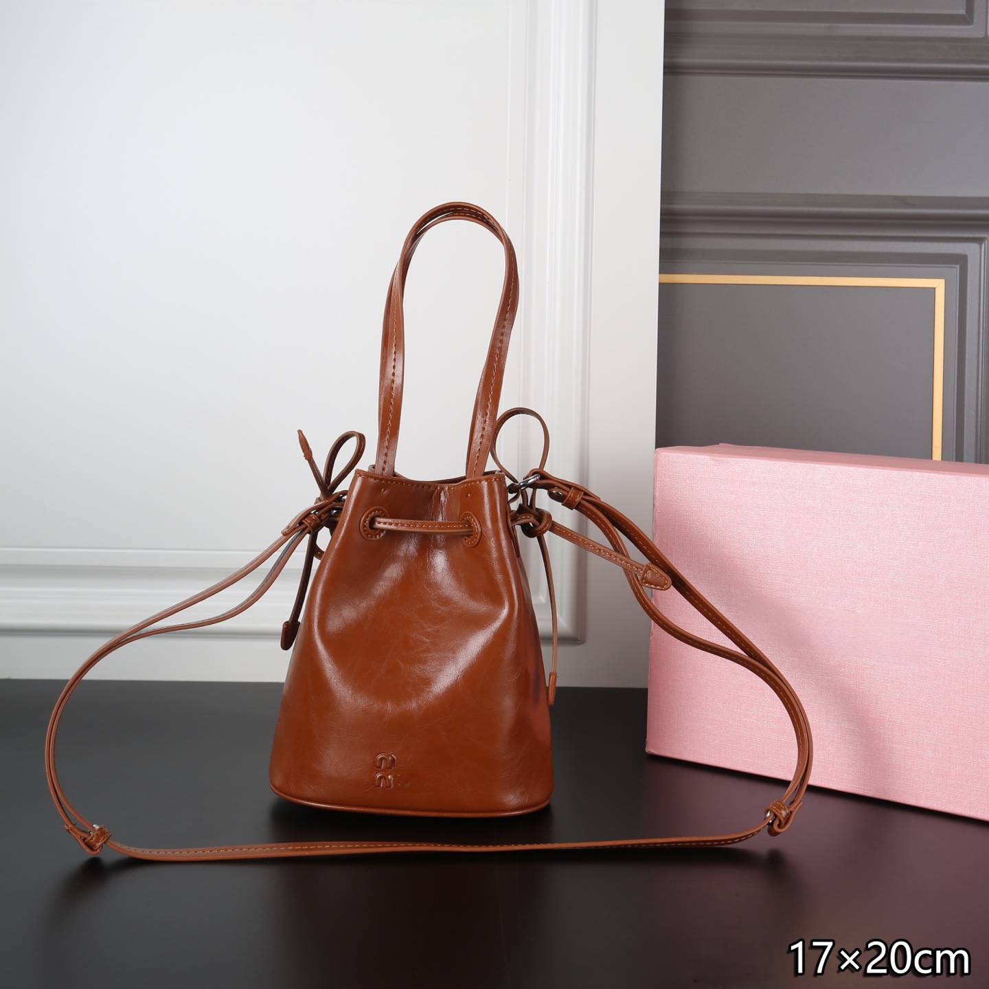 Trendy Drawstring Bucket MM Bag For Women Stylish Young Designer Handbag With Top Handle Detachable Adjustable Crossbody Strap Shiny Shoulder Purse