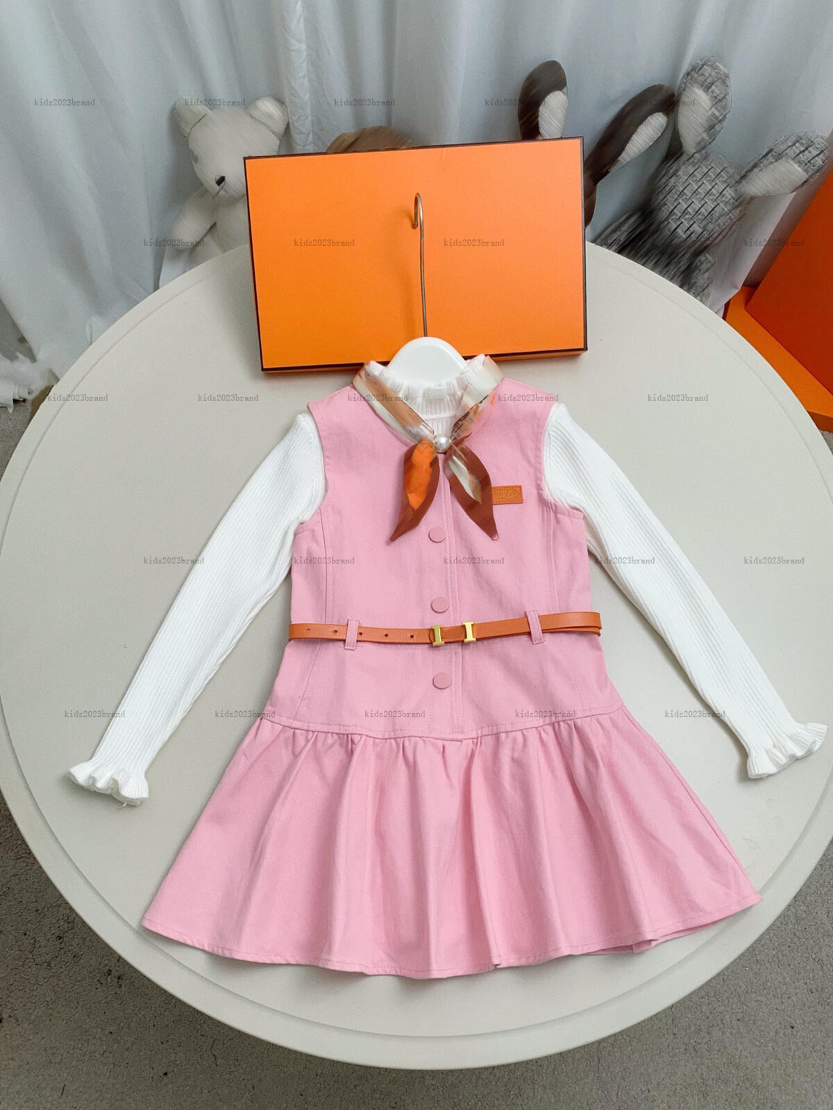 New girls dress set High quality child overskirt autumn kids designer clothes Solid-colored base sweater and sleeveless dress A081X03N000
