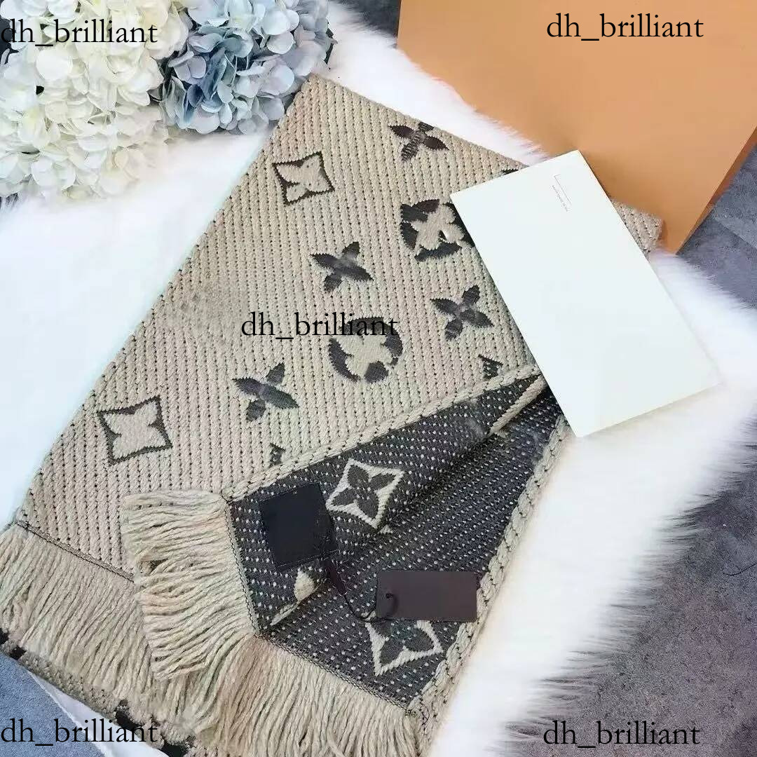Designer scarf Double Sided Jacquard Winter Large Shawl Wrap For Women Soft Warm Cozy Neck Scarf Versatile Fashion Accessory for Dating Party Tra