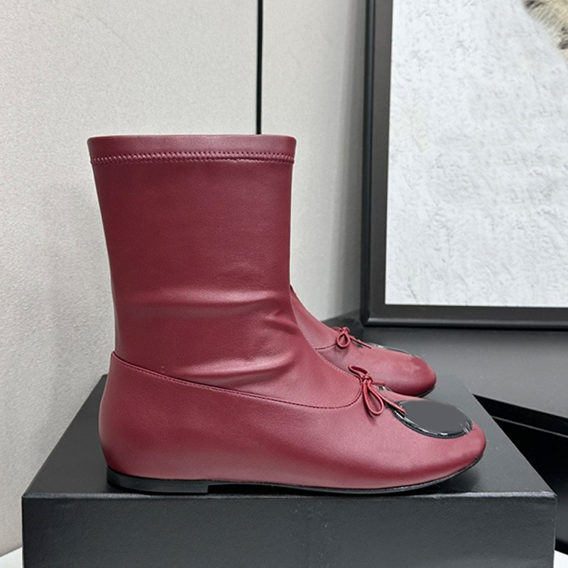 26SS Fashion Womens Designer Round Head Elastic Short Boots Top Luxury Wine Red Calfskin Short Boots Womans Autumn Outdoor Daily Matching Ankle Boot