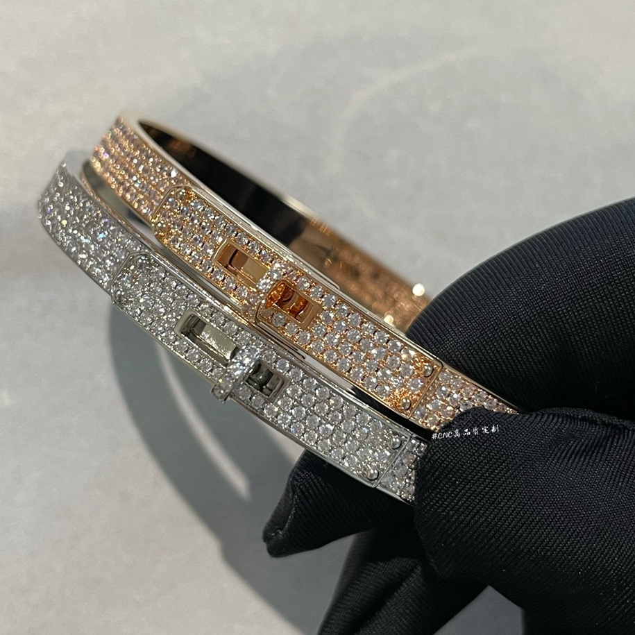 Designer bracelet Stainless steel platinum plated crystal inlaid bangle bracelet size 17CM for womens wrists 15-16.5CM counter quality 064