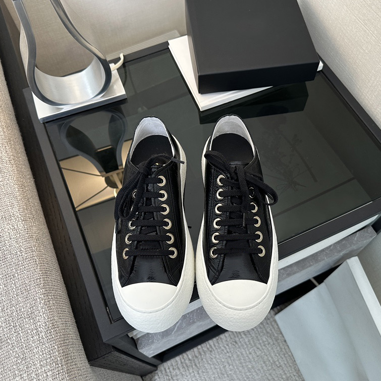 Designer Women Platform Sneakers, 2026 New Arrival, Black White Cap Toe Lace Up Thick Sole Shoes, Soft Leather Footwear for Daily Streetwear