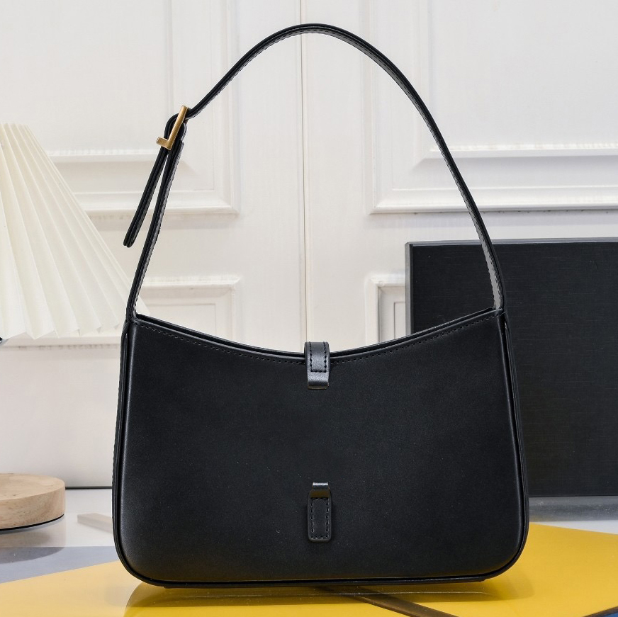 Sac de créateur Sac à bandoulière Classics Cuir de luxe Sacs à main Sac sous les bras Totebag Sacs à main Marque Femmes Golden Silver Metal Chain