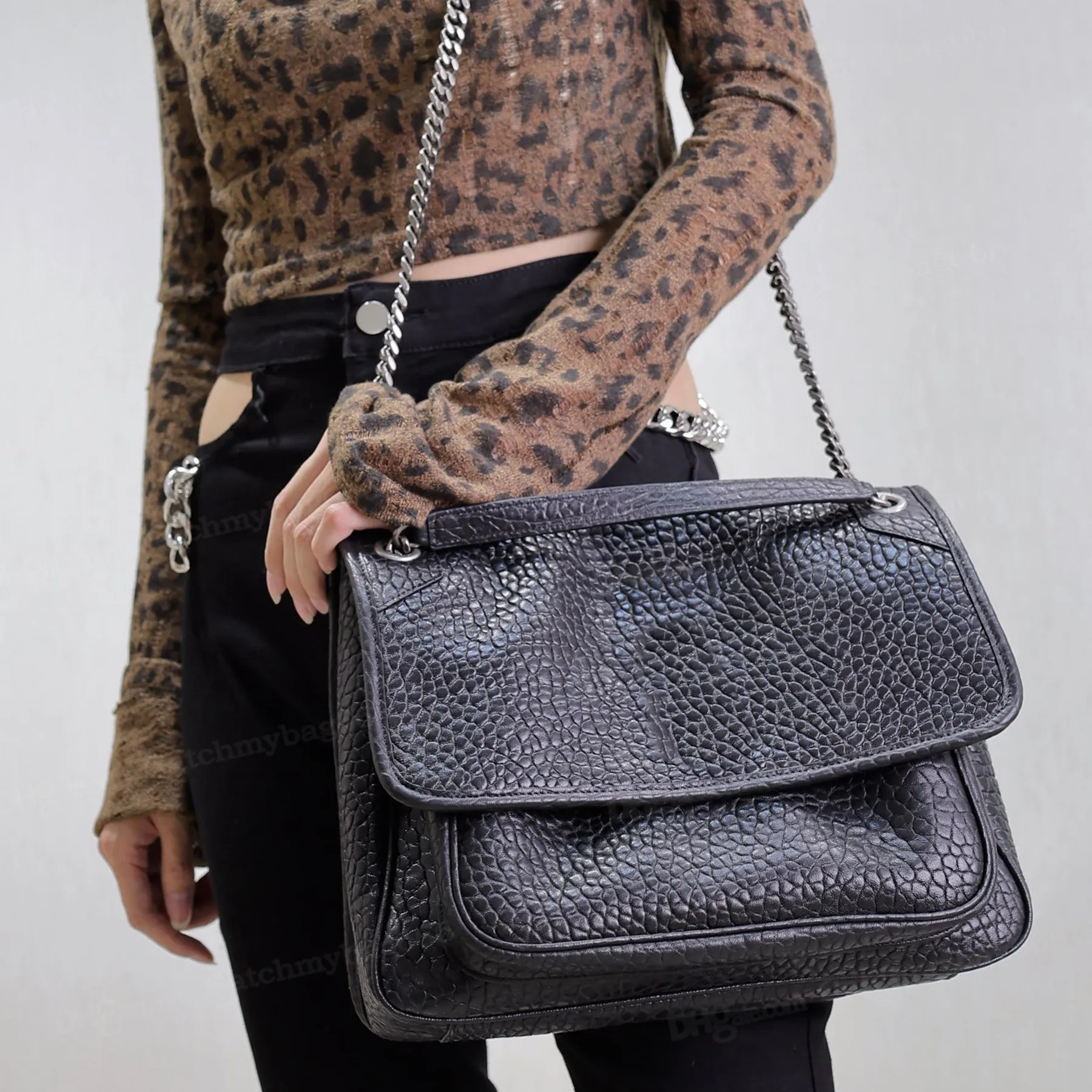 Top Quality Large In Grained Lambskin Shoulder Bag Luxury Designer Silver Hardware Magnetic Closure Crossbody Bag Flat Pocket Handbag Sliding Chain