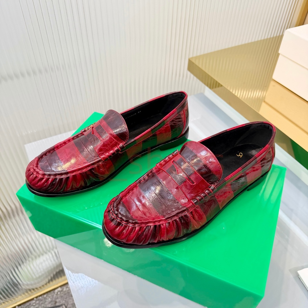 Vintage Designer Women Men Loafers Luxury Suede Leather Moccasins Metal Buckle Slip On Flat Casual Driving Shoes Luxury Lazy Walkers Outdoor Comfort