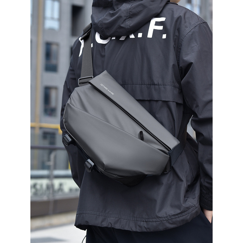 Men's Large Capacity Chest Bag Waterproof Oxford Cloth Crossbody Bag Casual Sling Bag for Travel Work Commute dh1102856866