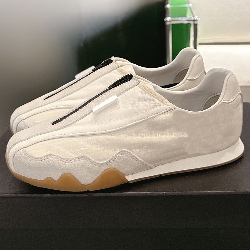 Fall Winter 2026 Sneakers Designer Womens Classic Sports Shoes Calfskin Suede Calfskin Craftsmanship Embroidered Exquisite Details College Style Cas